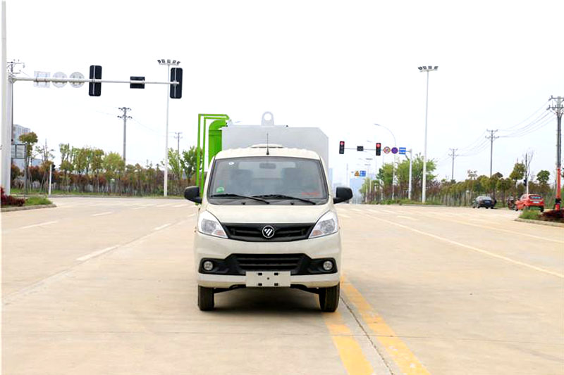 福田祥菱側(cè)掛桶垃圾車(chē)圖片2