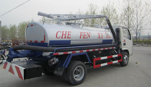 東風(fēng)多利卡吸糞車(chē)